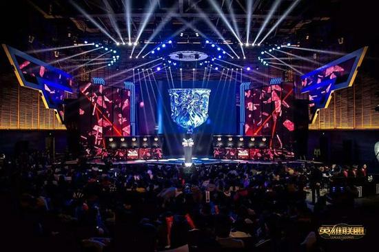 面采用了世 面采用了世